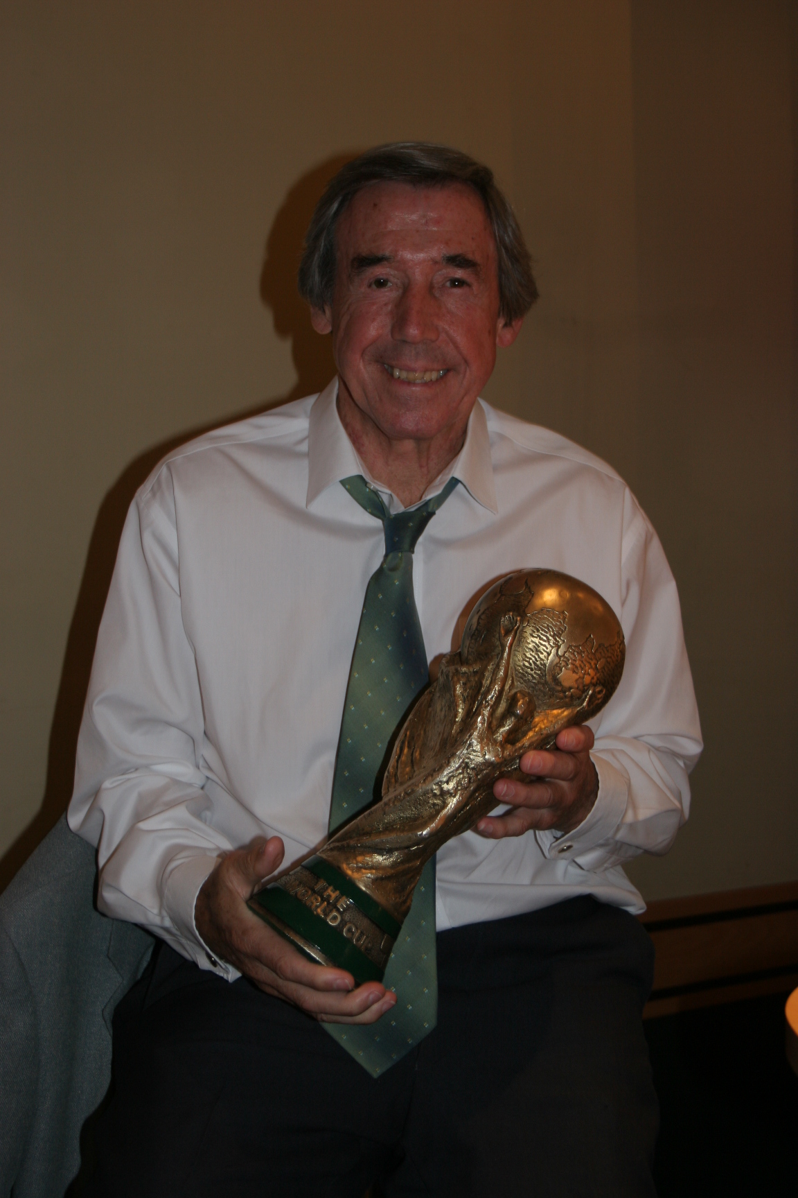 Gordon Banks with World Cup 4